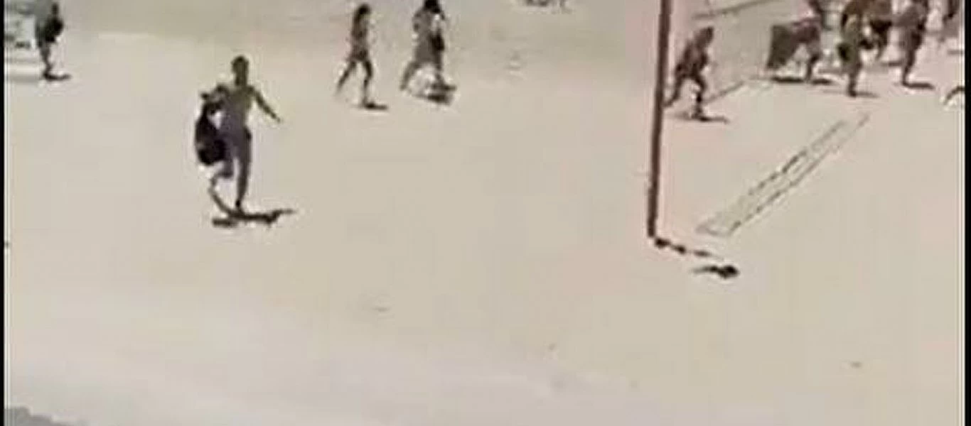 Σοκαριστικά πλάνα: Λουόμενοι στο Τελ Αβίβ τρέχουν να σωθούν ενώ ηχούν οι σειρήνες (βίντεο)